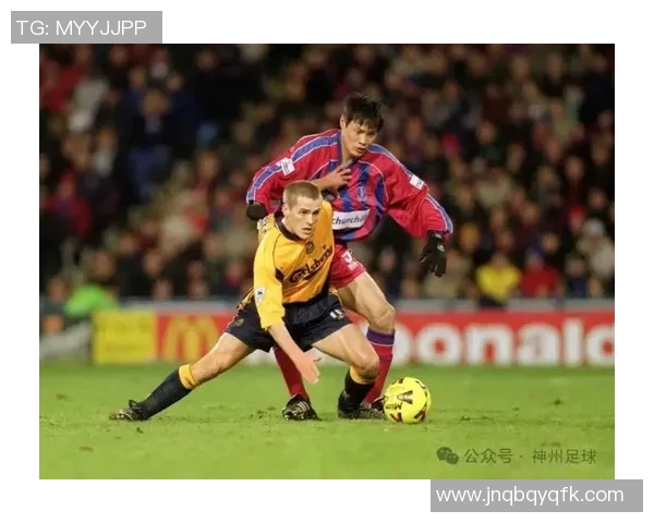 被拦截的足球明星背后的故事与挑战如何影响他们的职业生涯与未来发展