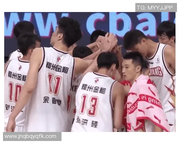 南京羽毛球队在世锦赛积分榜上以98分稳居第一名展现强劲实力