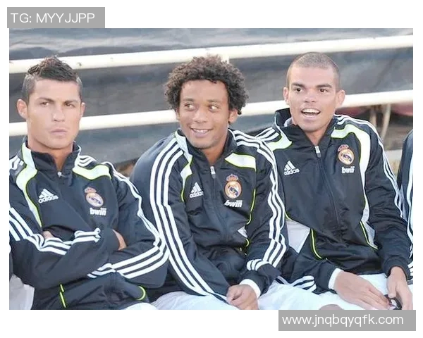 回顾99年足球明星的辉煌岁月与传奇瞬间